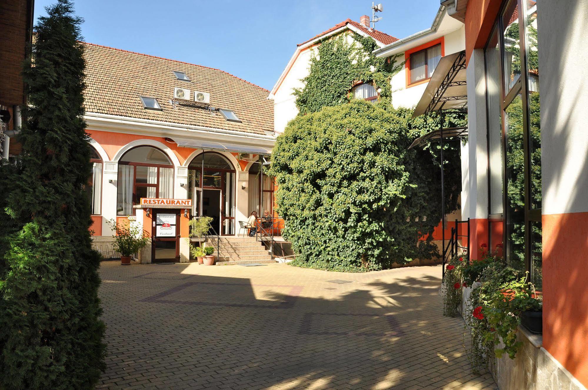 סאטו מארה Hotel Cardinal מראה חיצוני תמונה